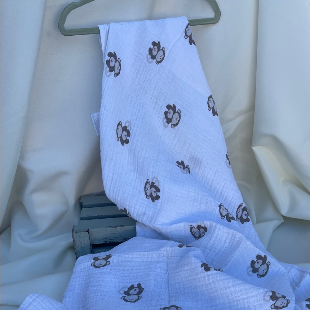 aden + anais White Blanket with Monkey Design - Picture 3 of 4